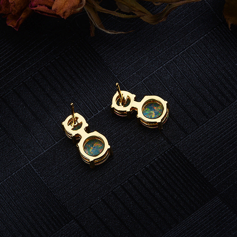 Vue arrière des boucles d'oreilles en opale