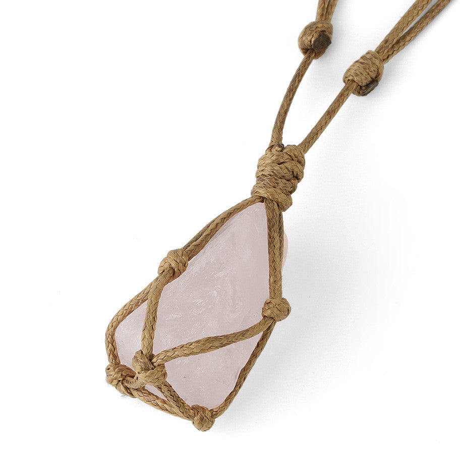 Collier en quartz rose tressé à la main, cordon en cuir