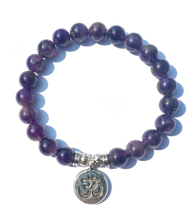 Bracelet en améthyste avec pendentif Om