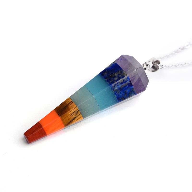Pendentif hexagonal multicolore des sept chakras.