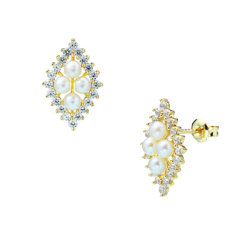 Boucles d'oreilles perles naturelles, vue latérale