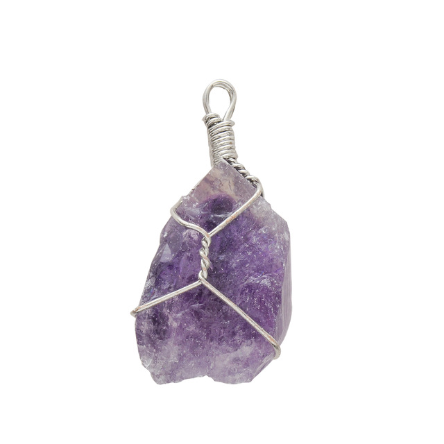 Pendentif en pierre violette naturelle, fil argenté.