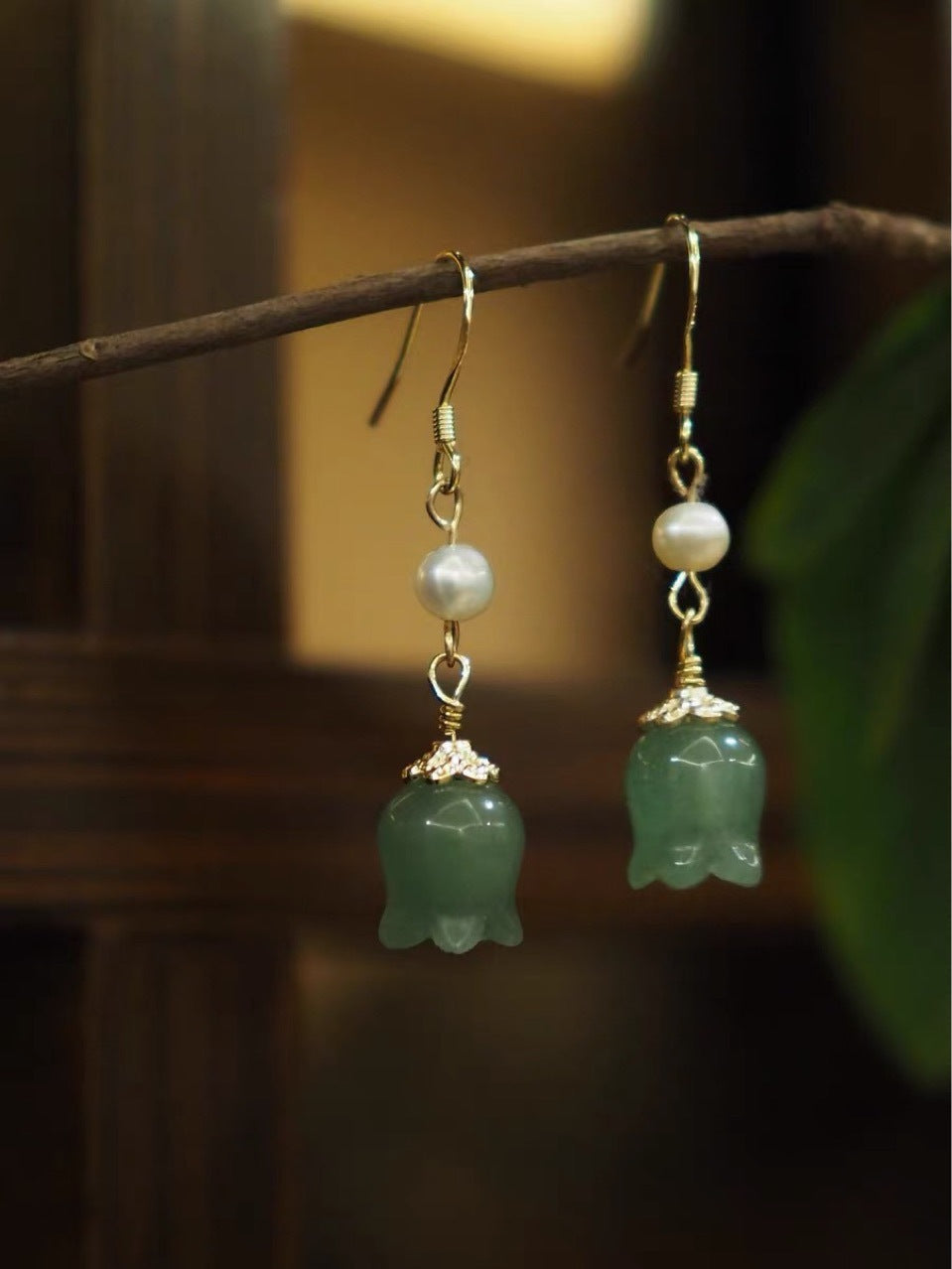 Boucles d'Oreilles en Jade Dongling – Style Rétro Élégant