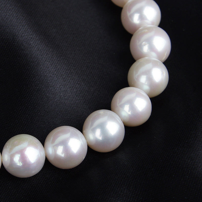 Perles d'eau douce sur fond noir pour DIY