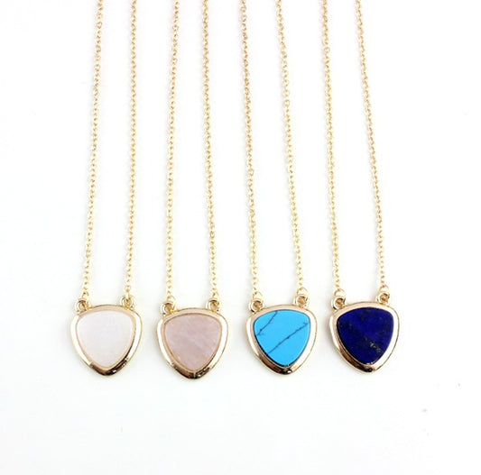 Herz-Halskette aus Naturstein: Drücken Sie Ihre Liebe mit Eleganz aus