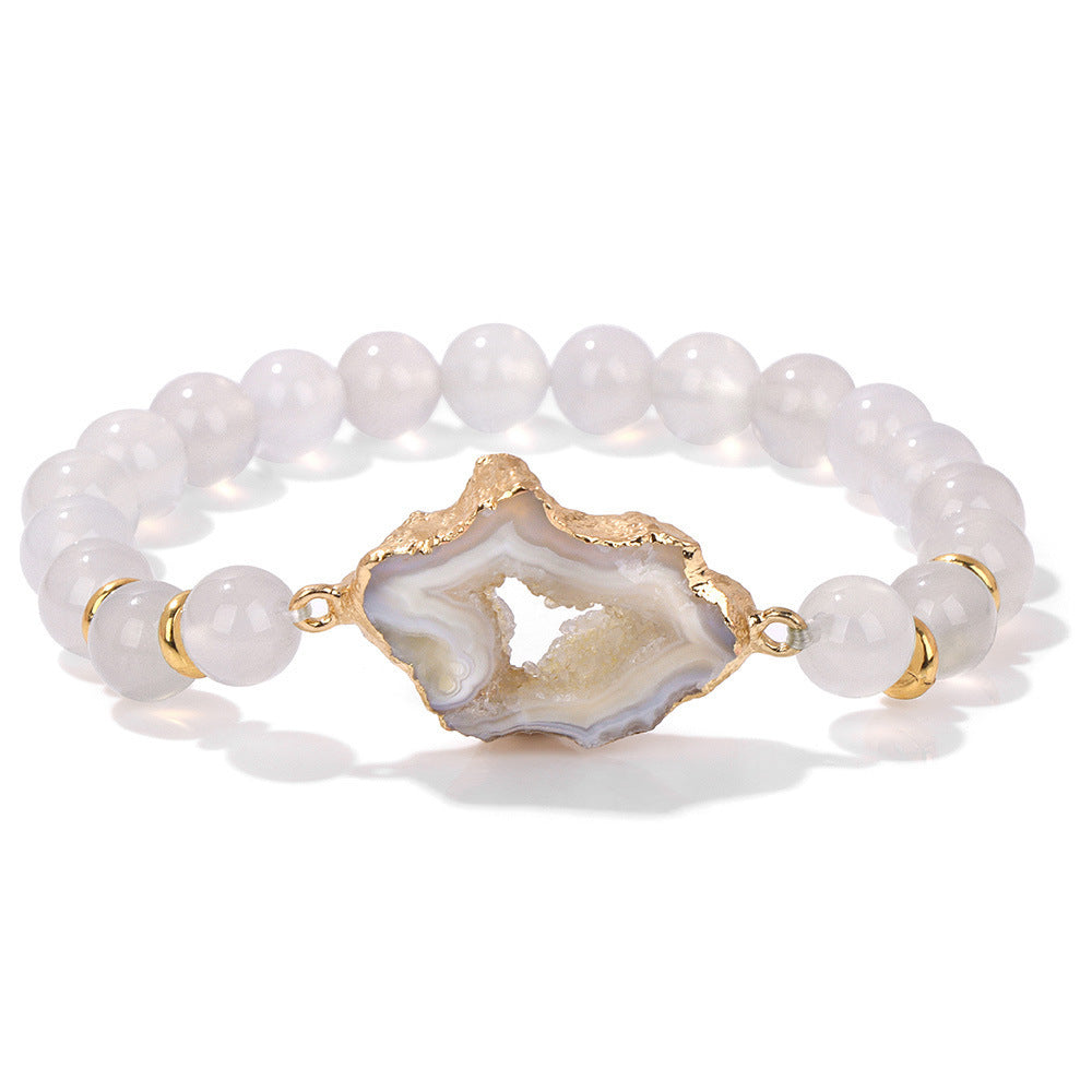 Bracelet en perles d'agate blanches avec pierre centrale