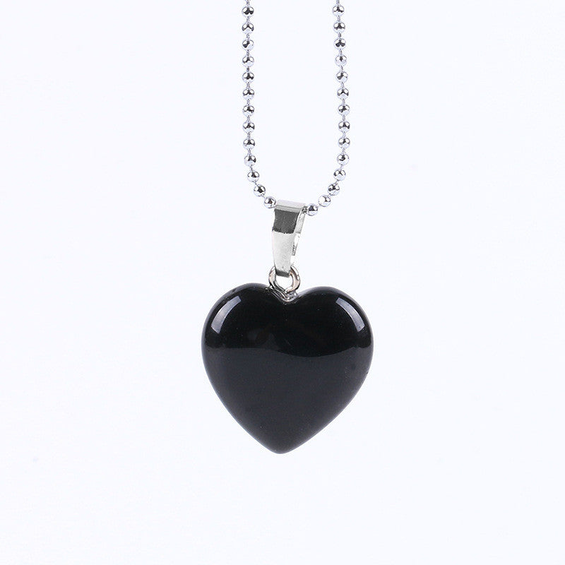 Collier avec pendentif cœur en pierre noire