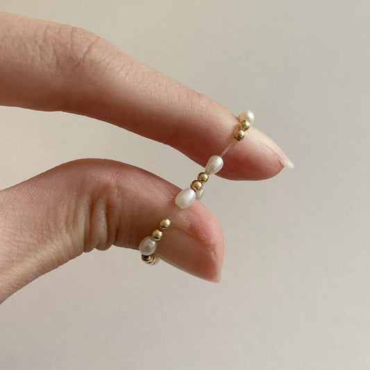 ¡Resalta tu elegancia con nuestro anillo de perlas de mijo natural hecho a mano!