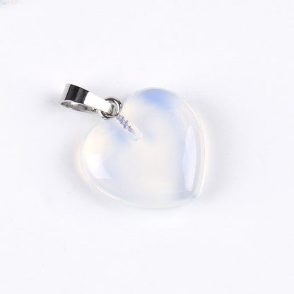 Pendentif cœur en pierre opalescente