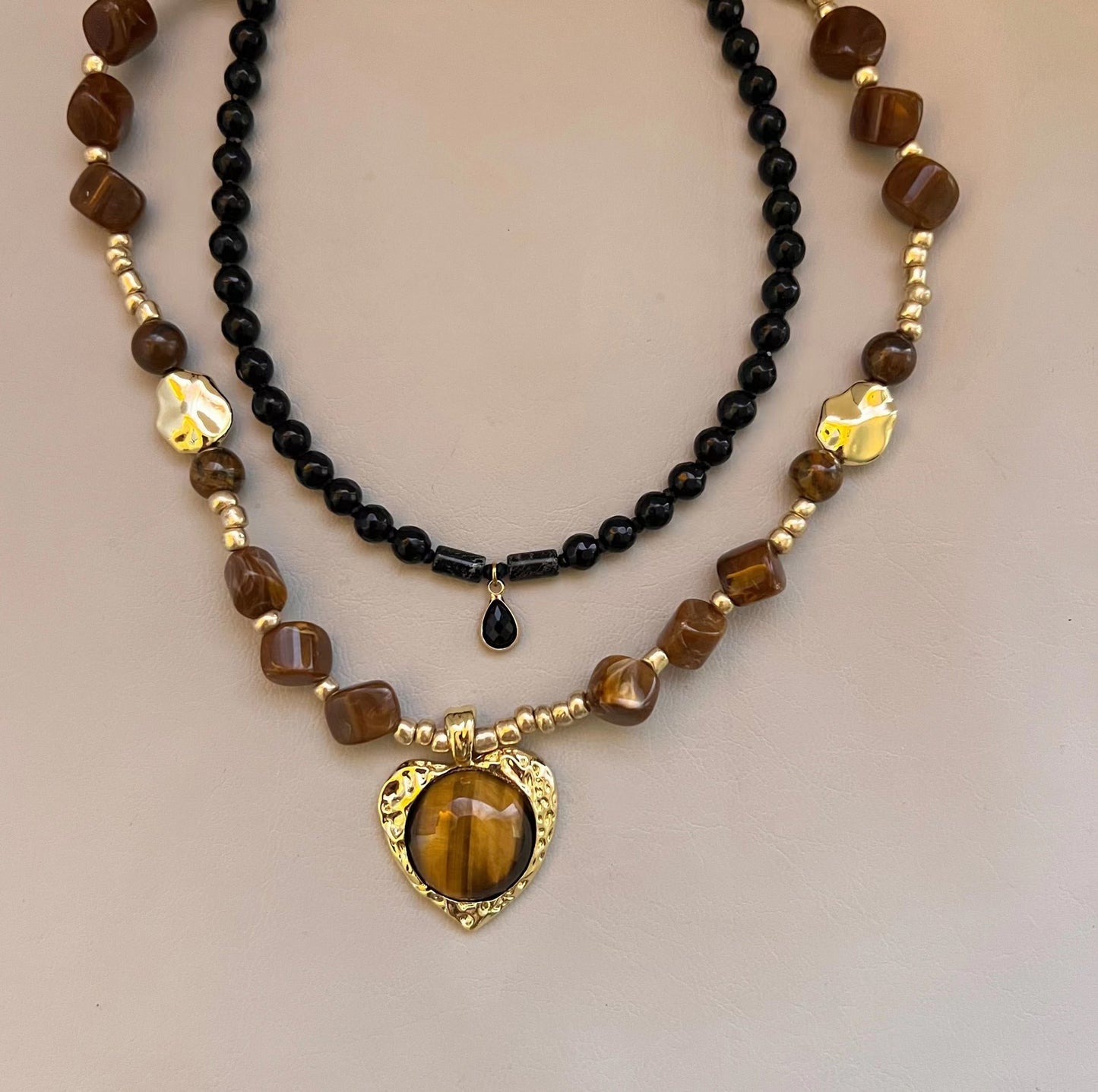 Collier Œil de Tigre en Pierre Naturelle – Chaîne Clavicule en Perles Géométriques