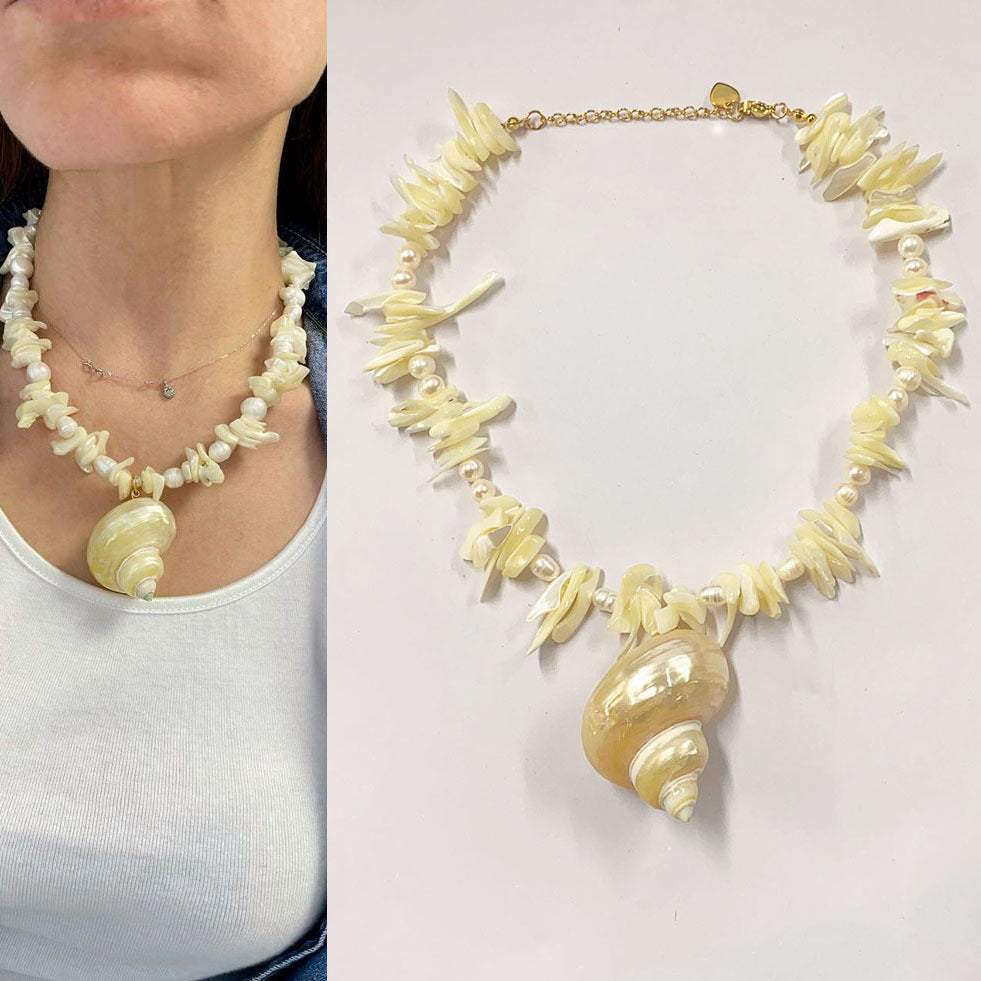 Collier en perles et coquillage sur modèle