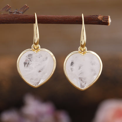 Boucles d’Oreilles Pendantes en Pierre – Design Cœur Élégant