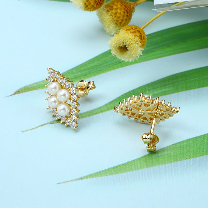 Pendientes de Perlas Naturales - ¡Agregue un Toque de Glamour Retro! Pendientes de Perlas Naturales