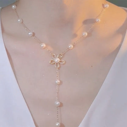 Collier en Perles d'Eau Douce Élégant – Chaîne Clavicule avec Pendentif Fleur