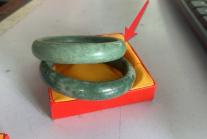 Bracelet en Jade Sombre de Guizhou – Bijou Ethnique Féminin