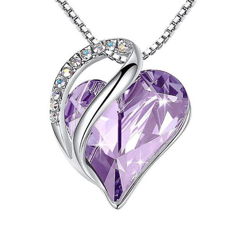 Collier en argent 925 avec pendentif cœur violet.