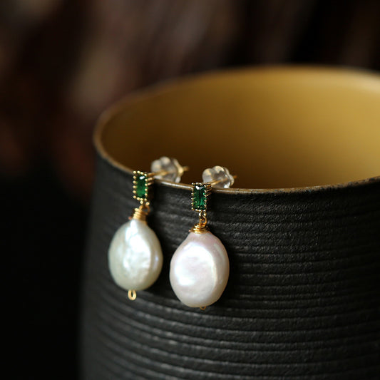 ¡Mejora tu rostro con nuestros nuevos aretes de perlas barrocas de agua dulce! ✨