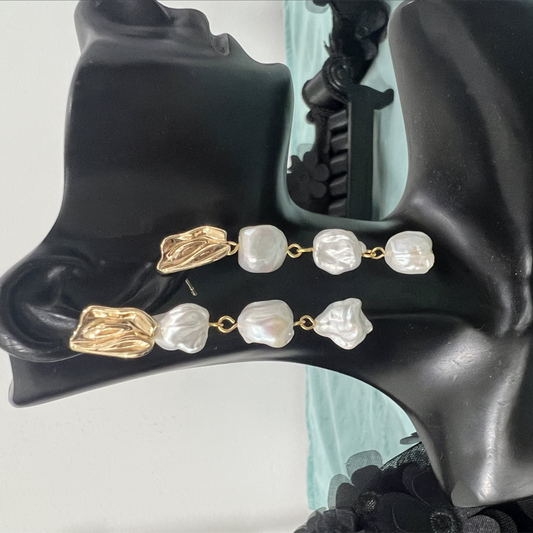 ¡Mejora tu estilo con nuestros nuevos aretes de perlas naturales para mujer!