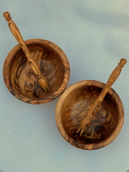 Zerazi | Set mit 2 runden Schüsseln und 2 Olivenpicks aus Olivenholz | 12 cm Schüsseln | Komplett handgefertigt | Langlebig | Hygienisch
